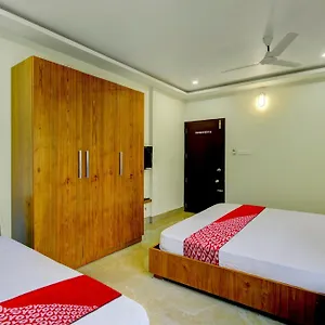 O Royal Tower Hotel Etakkare